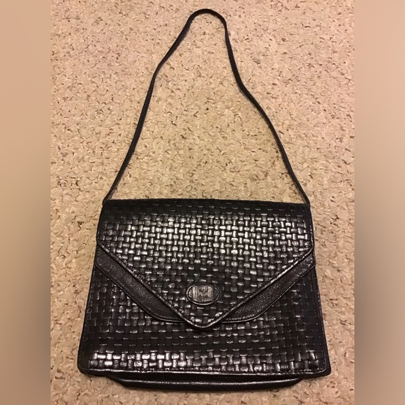 FENDI VINTAGE WOVEN BLACK LEATHER FLAP BAG GUC CLUTCH SHOULDER AUTHENTIC - Picture 1 of 12